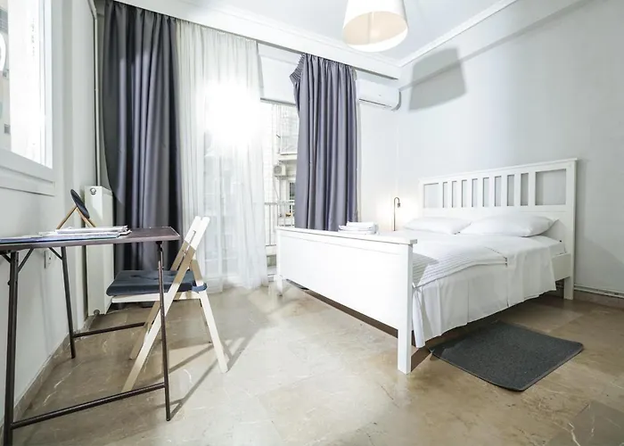 Delmare Tiffany\'S Apartment